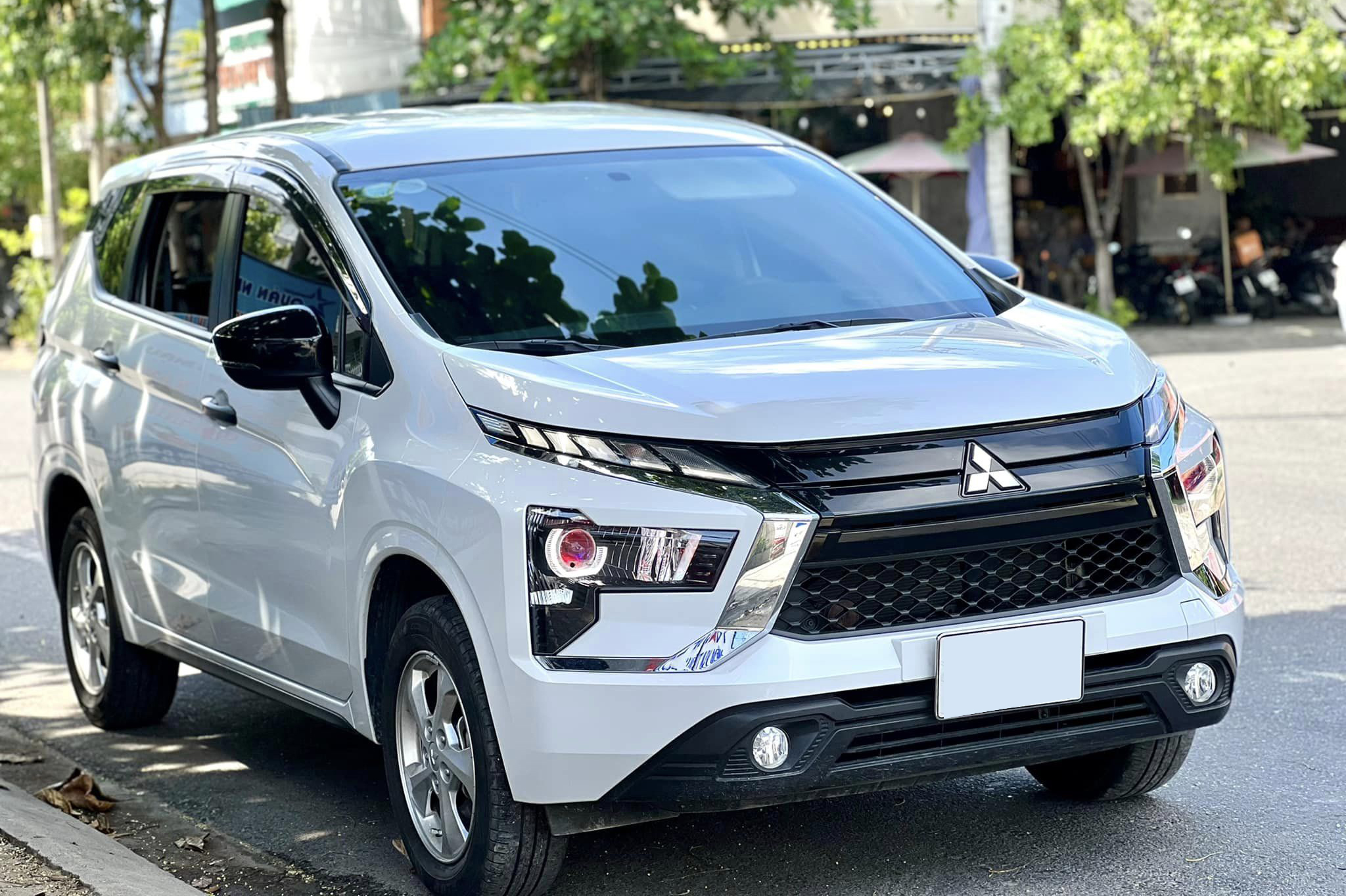 Mitsubishi Xpander độ đèn Bi LED Titan Gold 2.0